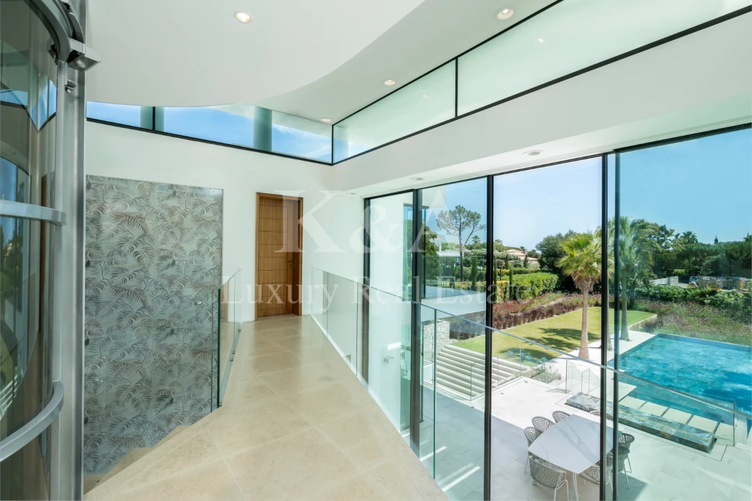 Moradia T7 para Venda em Almancil Foto 14