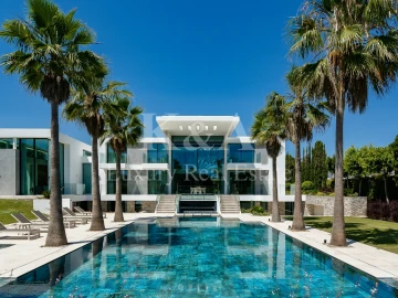 Moradia T7 para Venda em Almancil