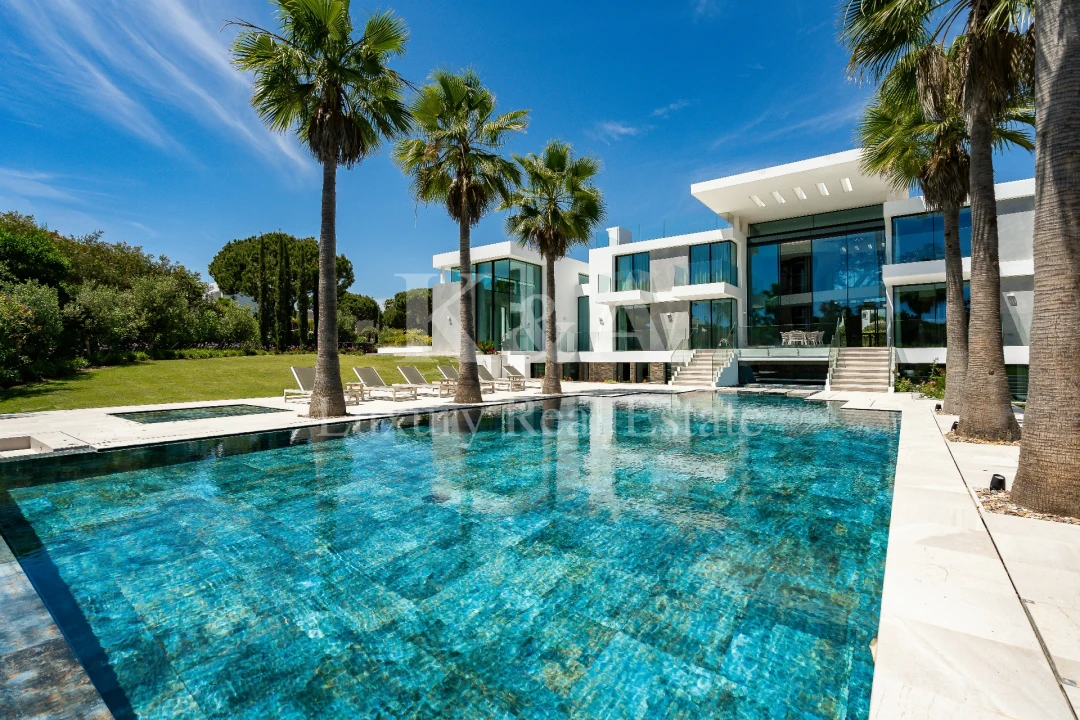 Moradia T7 para Venda em Almancil Foto 2