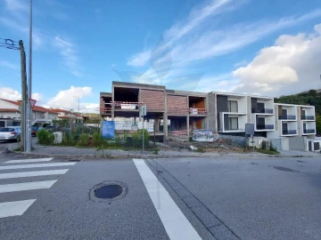 Moradia T3 para Venda em Nogueiró e Tenões
