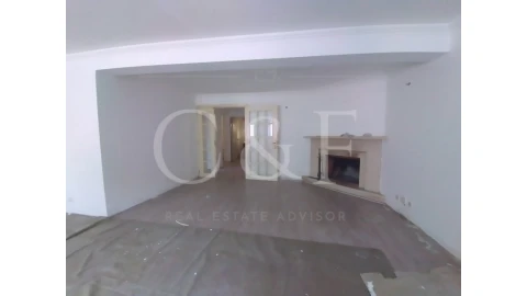 Moradia T5 para Venda em Rio de Mouro