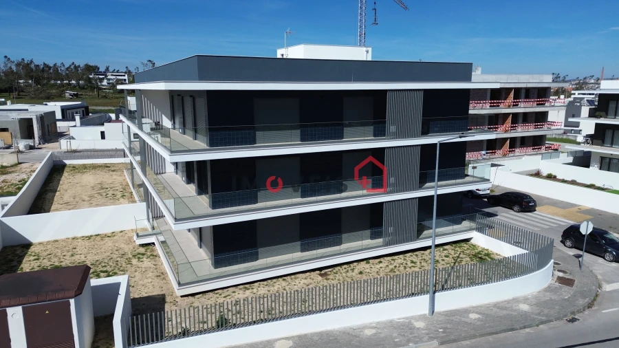 Apartamento T4 para Venda em Parceiros e Azoia Foto 12