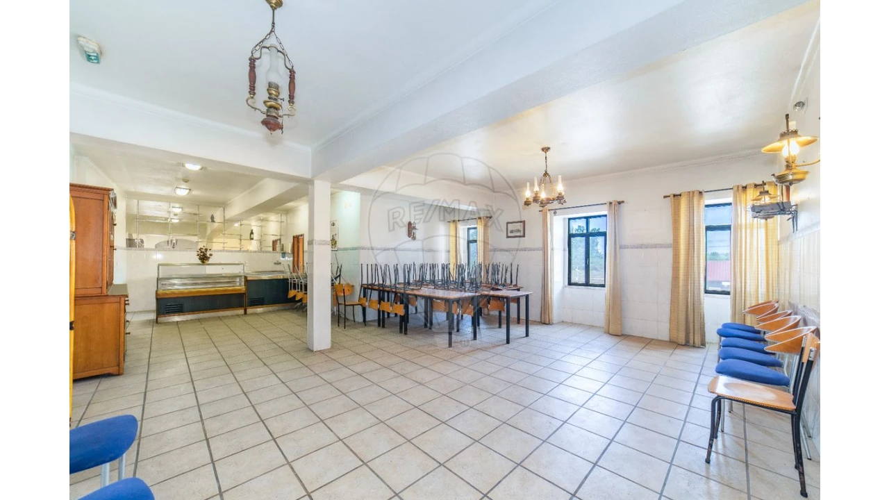 Armazém para Venda em Granja do Ulmeiro Foto 14