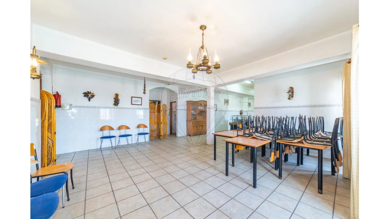 Armazém para Venda em Granja do Ulmeiro Foto 15