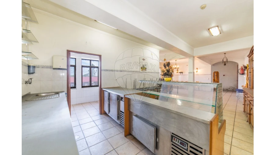 Armazém para Venda em Granja do Ulmeiro Foto 17