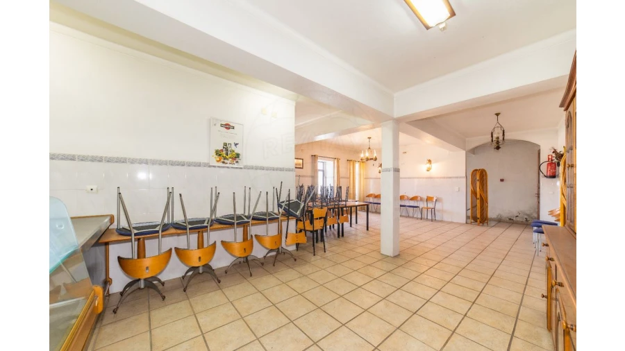 Armazém para Venda em Granja do Ulmeiro Foto 16