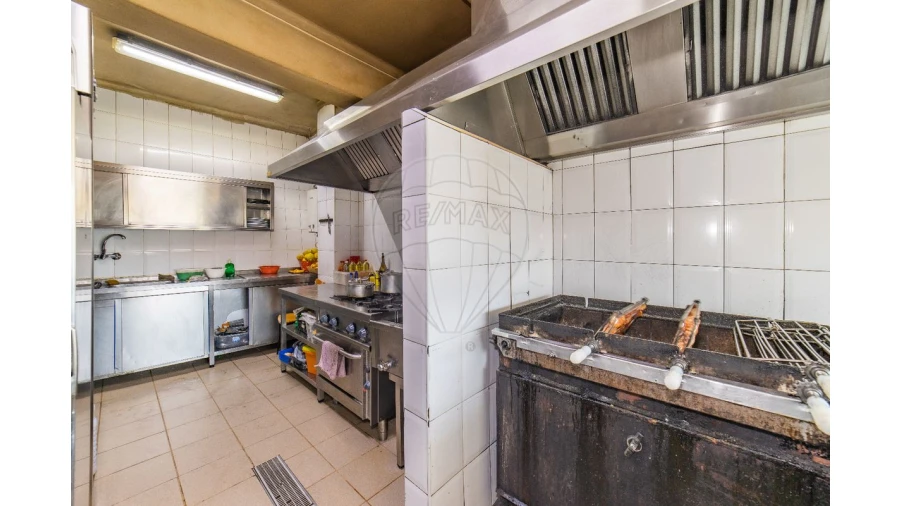 Armazém para Venda em Granja do Ulmeiro Foto 8