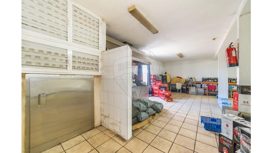 Armazém para Venda em Granja do Ulmeiro Foto 24