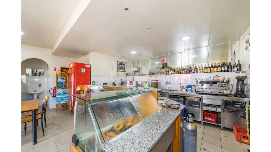 Armazém para Venda em Granja do Ulmeiro Foto 4