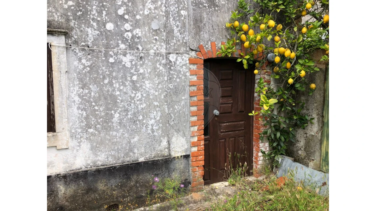 Moradia T4 para Venda em Granja do Ulmeiro Foto 5