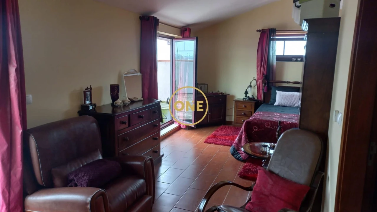 Moradia T5 para Venda em Bairro Foto 12