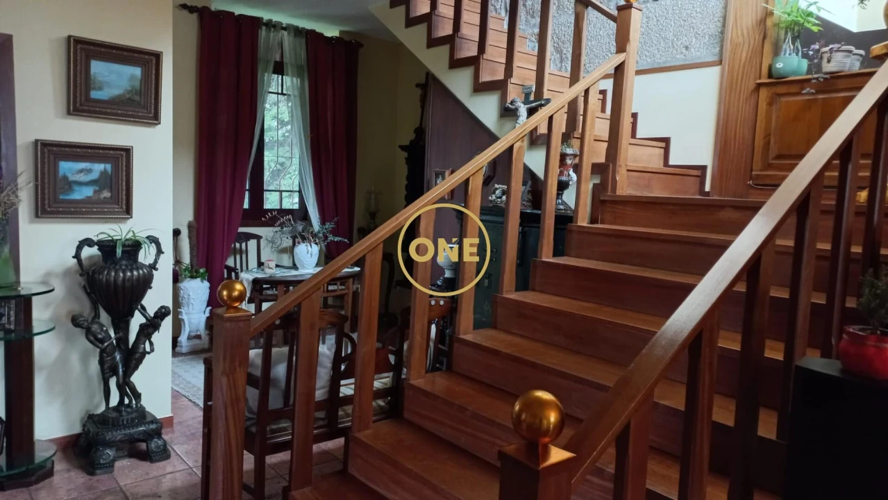 Moradia T5 para Venda em Bairro Foto 3