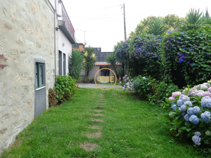 Moradia T5 para Venda em Bairro Foto 49