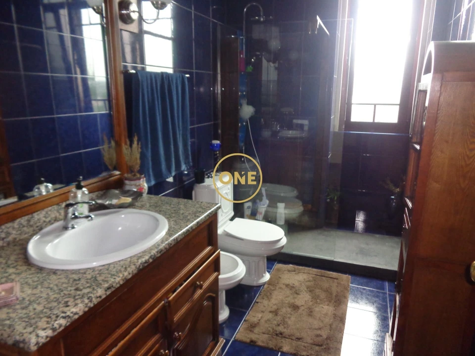 Moradia T5 para Venda em Bairro Foto 72