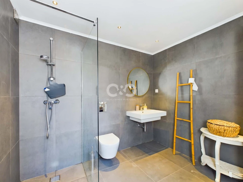 Moradia T5 para Venda em Lagos (São Sebastião e Santa Maria) Foto 13