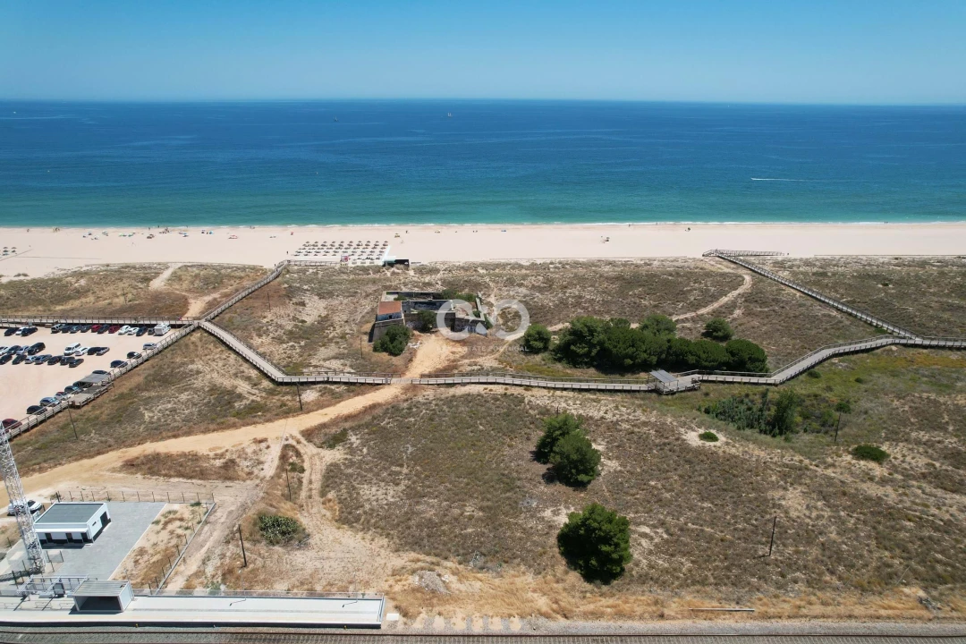 Moradia T5 para Venda em Lagos (São Sebastião e Santa Maria) Foto 34