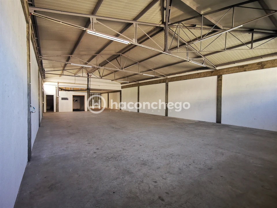 Armazém para Arrendamento em Manhente Foto 6