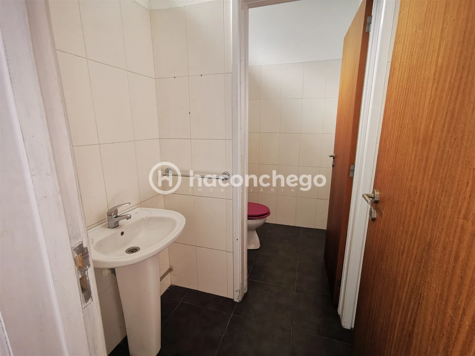 Armazém para Arrendamento em Manhente Foto 9