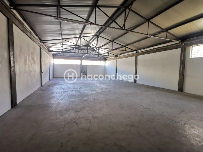 Armazém para Arrendamento em Manhente Foto 4