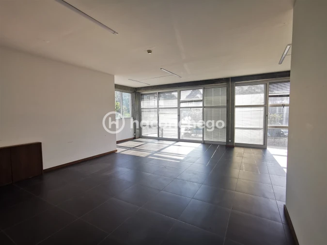 Armazém para Arrendamento em Manhente Foto 13