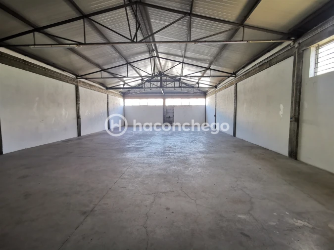 Armazém para Arrendamento em Manhente Foto 7