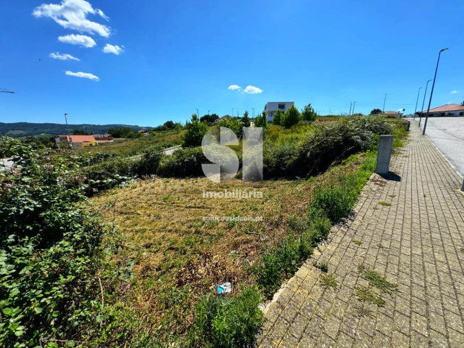Terreno para Venda em Sabrosa Foto 4