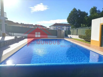 Moradia T4 para Venda em Sesimbra (Castelo)