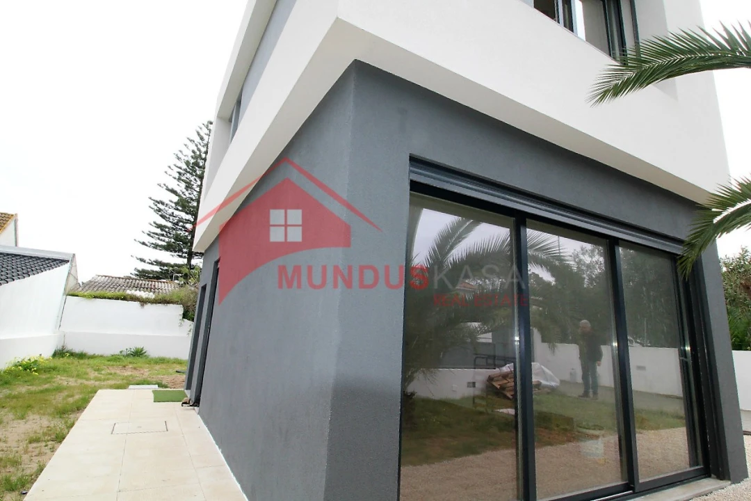 Moradia T2 para Venda em Sesimbra (Castelo) Foto 3