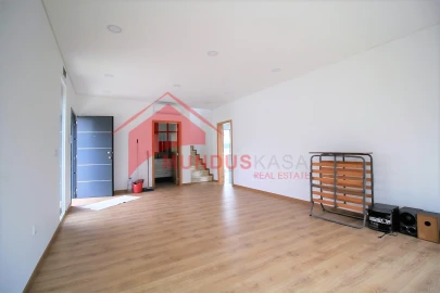 Moradia T2 para Venda em Sesimbra (Castelo)
