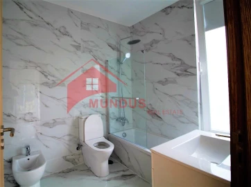 Moradia T2 para Venda em Sesimbra (Castelo)