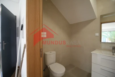 Moradia T2 para Venda em Sesimbra (Castelo)