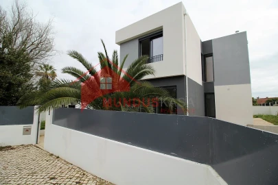 Moradia T2 para Venda em Sesimbra (Castelo)