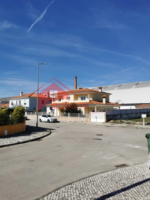 Moradia T5 para Venda em Azeitão (São Lourenço e São Simão)