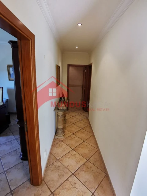 Moradia T5 para Venda em Azeitão (São Lourenço e São Simão)