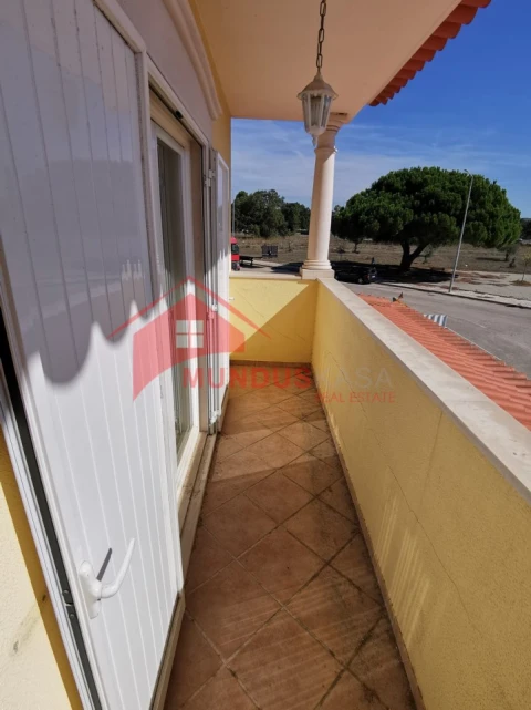 Moradia T5 para Venda em Azeitão (São Lourenço e São Simão)