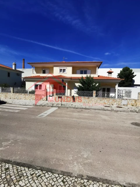 Moradia T5 para Venda em Azeitão (São Lourenço e São Simão)