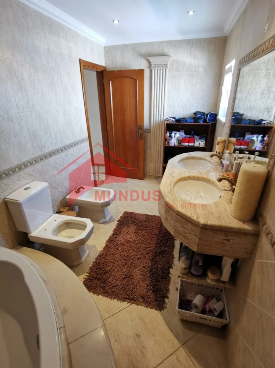Moradia T5 para Venda em Azeitão (São Lourenço e São Simão) Foto 52