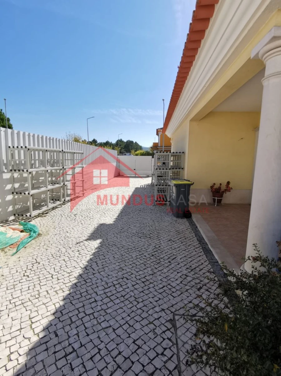 Moradia T5 para Venda em Azeitão (São Lourenço e São Simão) Foto 60