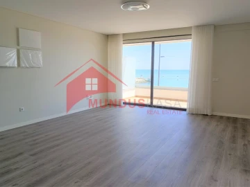 Apartamento T2 para Venda em Sesimbra (Santiago)