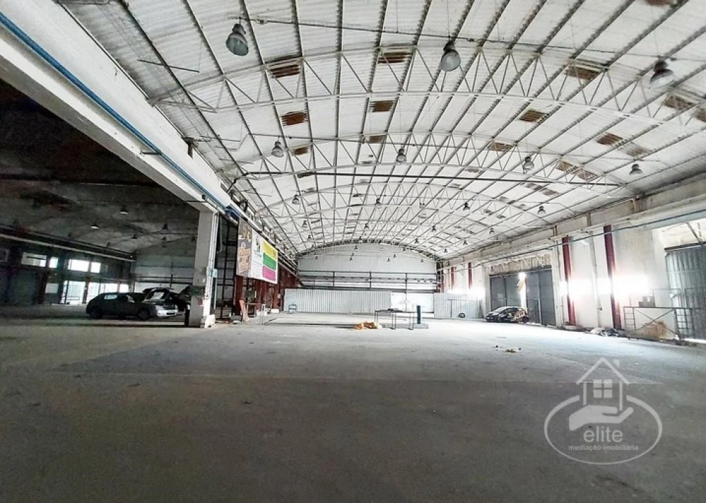 Armazém para Venda em Alto do Seixalinho, Santo André e Verderena Foto 1