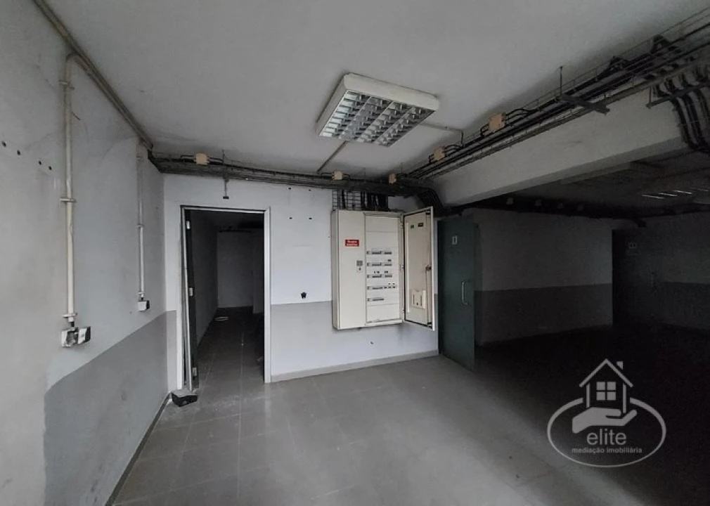 Armazém para Venda em Alto do Seixalinho, Santo André e Verderena Foto 11