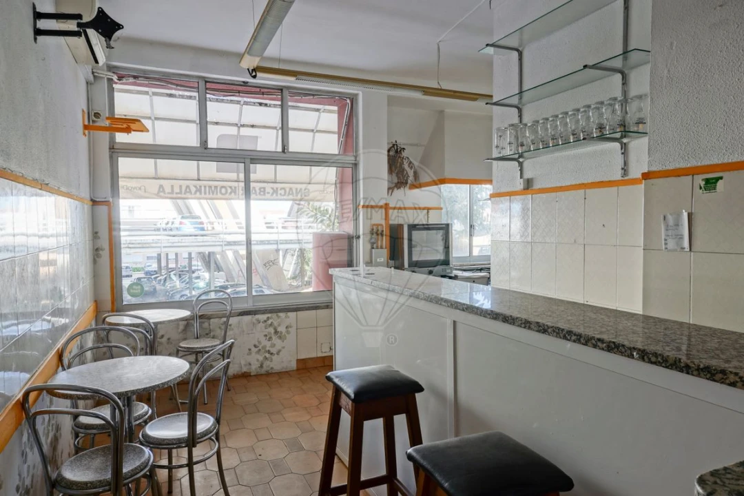 Loja para Venda em Vila Franca de Xira Foto 4