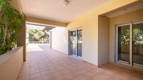 Moradia T5 para Venda em Quarteira