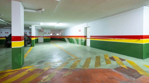 Moradia T5 para Venda em Quarteira