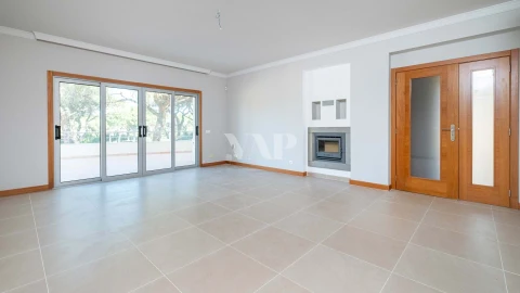 Moradia T5 para Venda em Quarteira