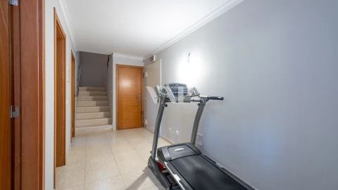 Moradia T5 para Venda em Quarteira
