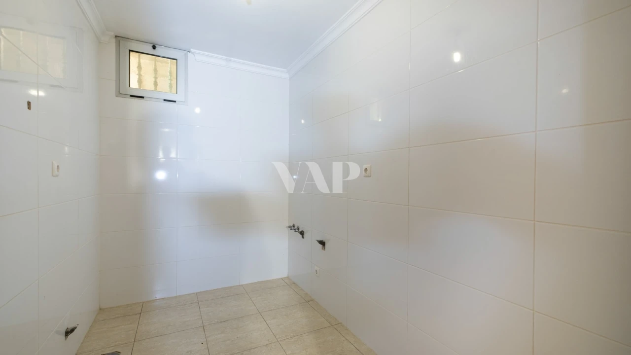 Moradia T5 para Venda em Quarteira Foto 32