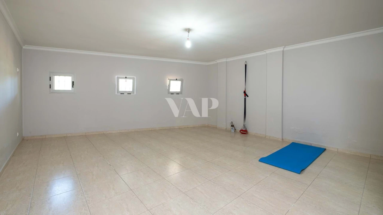 Moradia T5 para Venda em Quarteira Foto 31