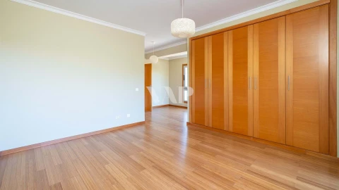Moradia T4 para Venda em Quarteira