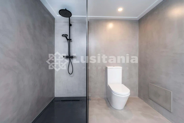 Moradia T5 para Venda em Quarteira Foto 22